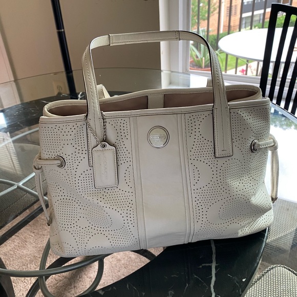 Coach bag in white - Picture 2 of 7